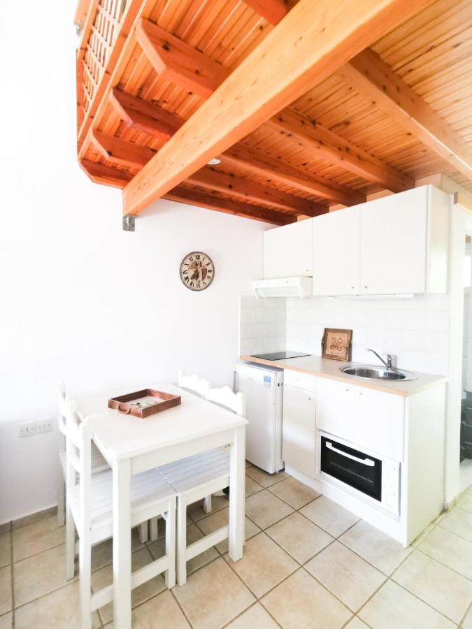 Haris Apartments Кукунарис Экстерьер фото